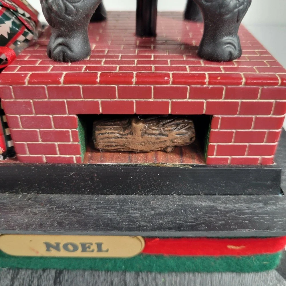 1993 Holiday Creations Vtg Music Lights Santa WoodPotbelly Stove Xmas Grannycore
